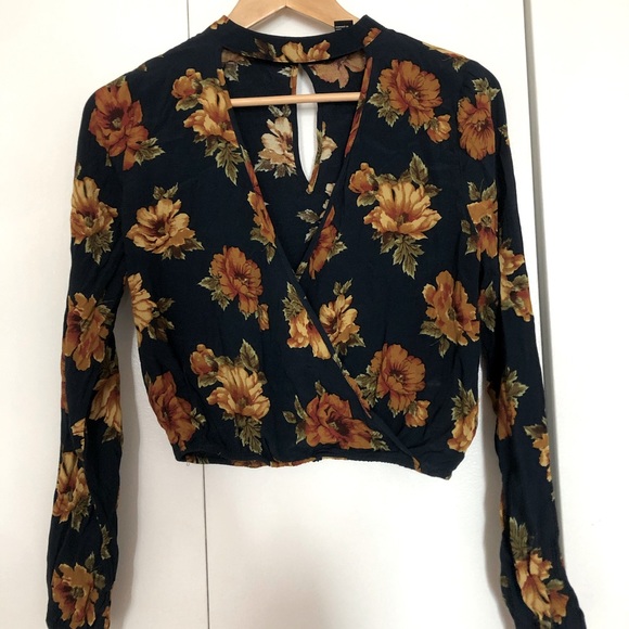 Forever 21 Tops - Forever 21 Plunge Floral Blouse
